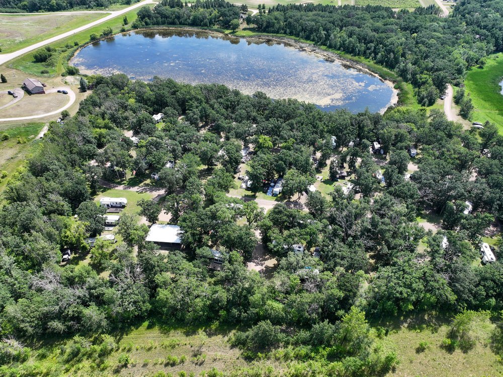 76 acre 49 site Campground with 1000' of lakeshore!